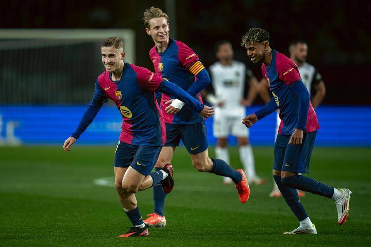 西甲焦点战前瞻：巴萨 VS 瓦伦西亚，火星撞地球般的对决